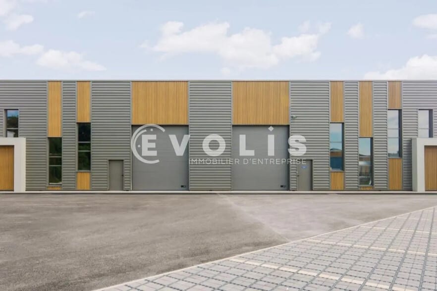 Flex in Trévoux for lease - Building Photo - Image 3 of 7