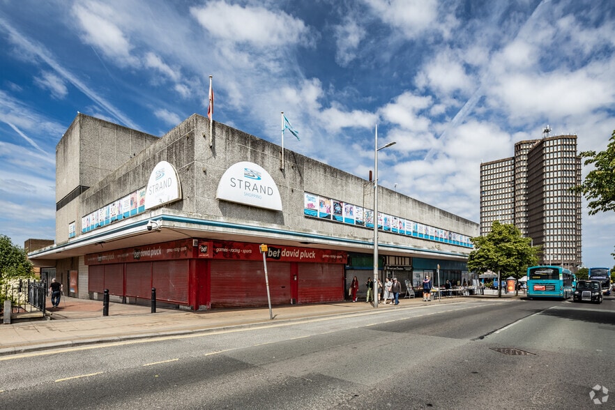 73 Strand Shopping Centre, Bootle for lease - Building Photo - Image 1 of 4