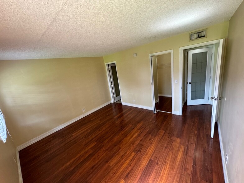 7941 Southgate Blvd, North Lauderdale, FL for sale - Building Photo - Image 3 of 46