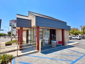 2211 Lake Ave, Altadena, CA for lease Interior Photo- Image 2 of 6