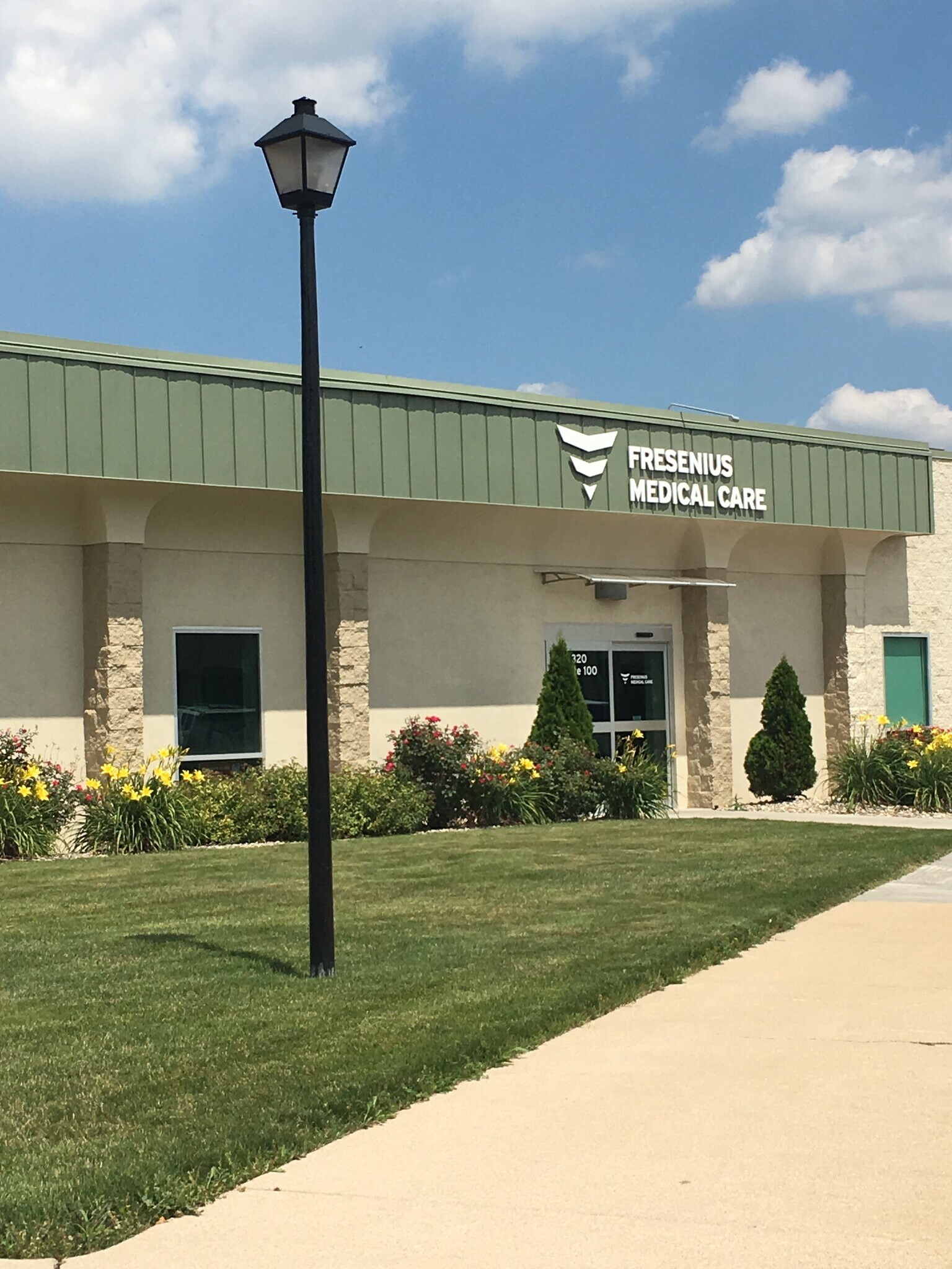 320 S Dr Martin Luther King Jr Blvd, South Bend, IN for sale Building Photo- Image 1 of 1