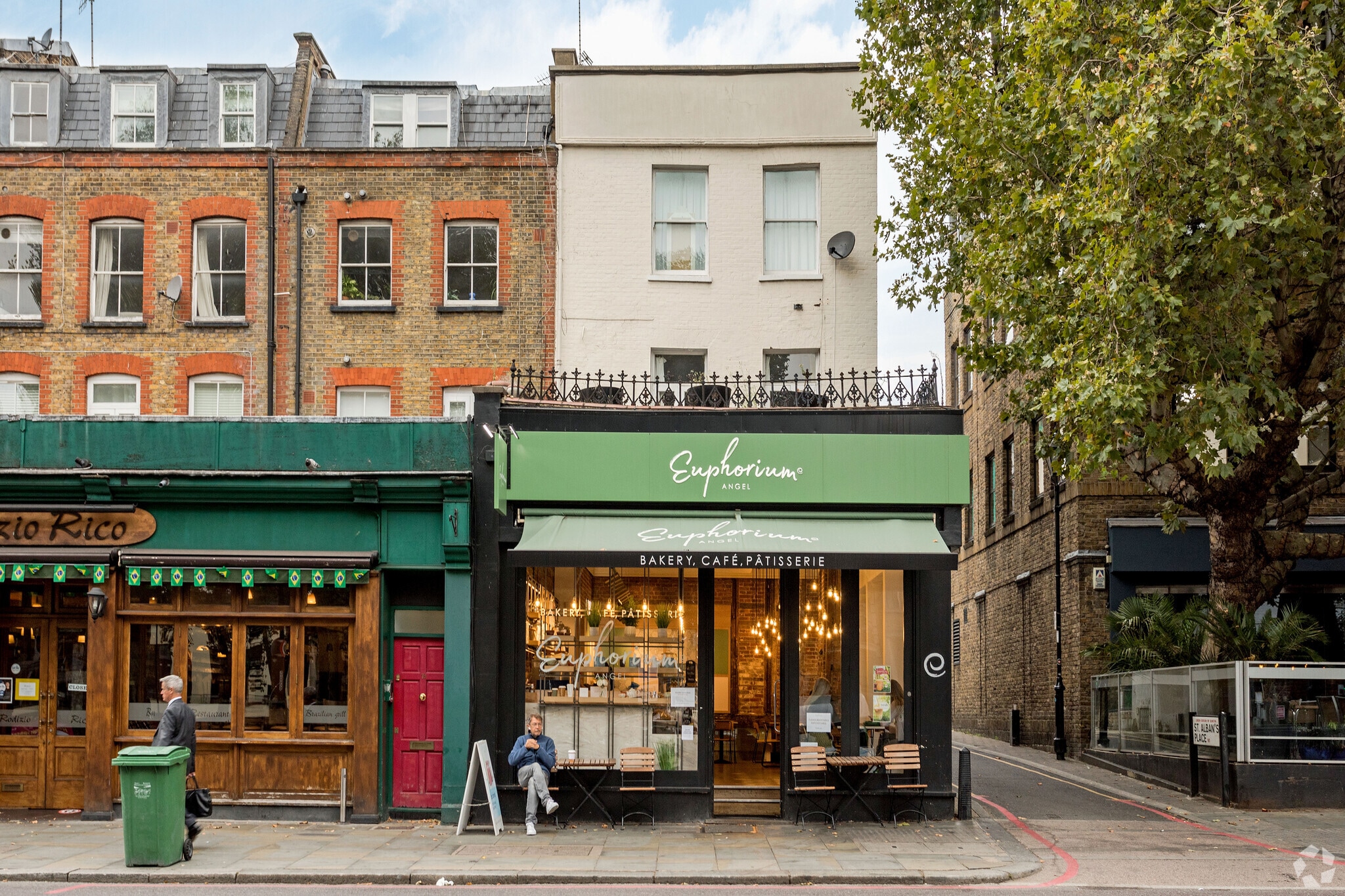 79 Upper St, London for sale Primary Photo- Image 1 of 1