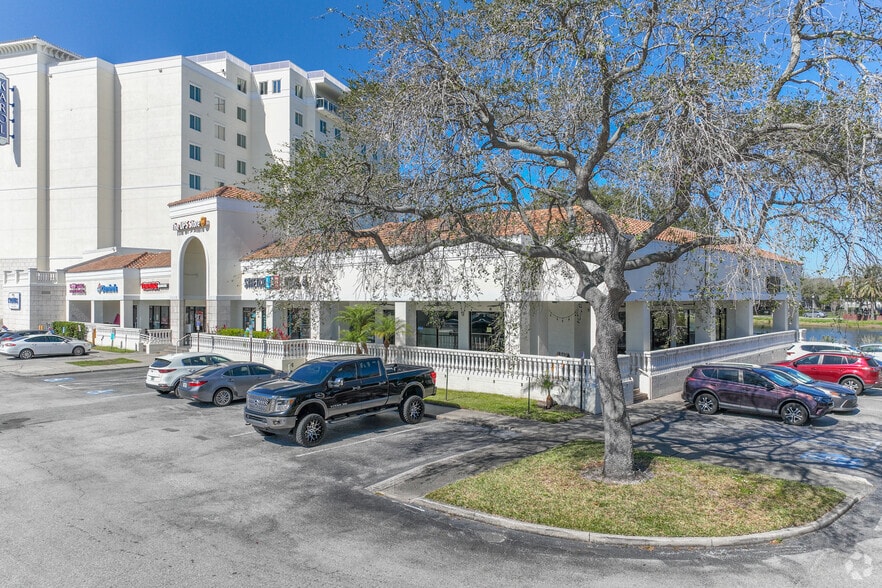 2645-2695 Ulmerton Rd, Clearwater, FL for lease - Primary Photo - Image 1 of 11
