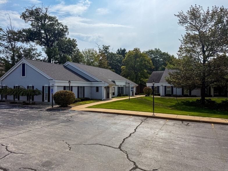 Colony Square portfolio of 3 properties for sale on LoopNet.com - Building Photo - Image 3 of 4