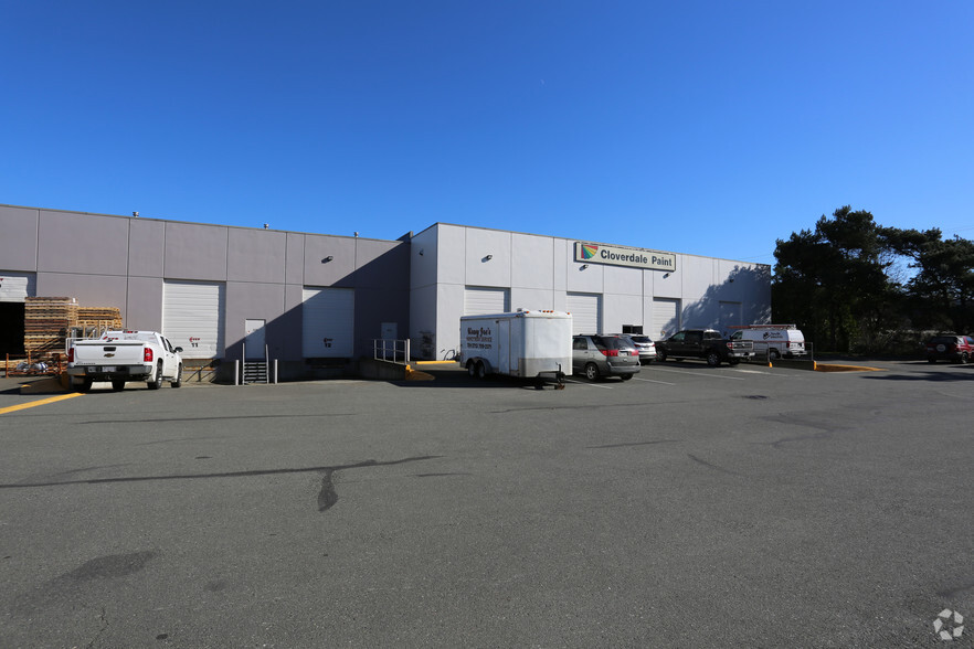 555 Ardersier Rd, Victoria, BC for lease - Primary Photo - Image 1 of 9