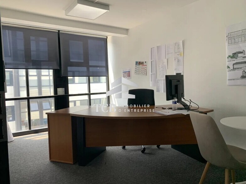 Office in Orvault for lease - Interior Photo - Image 2 of 7