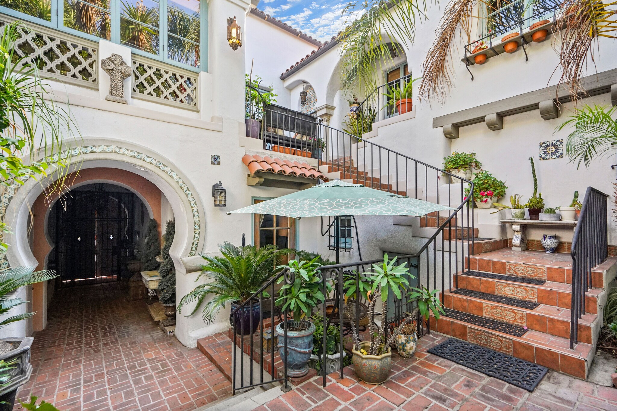 8225 Fountain Ave, West Hollywood, CA 90046 7 Unit Historic w/ Mills