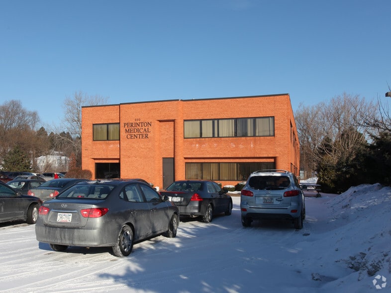 800 Ayrault Rd, Fairport, NY for lease - Building Photo - Image 3 of 12