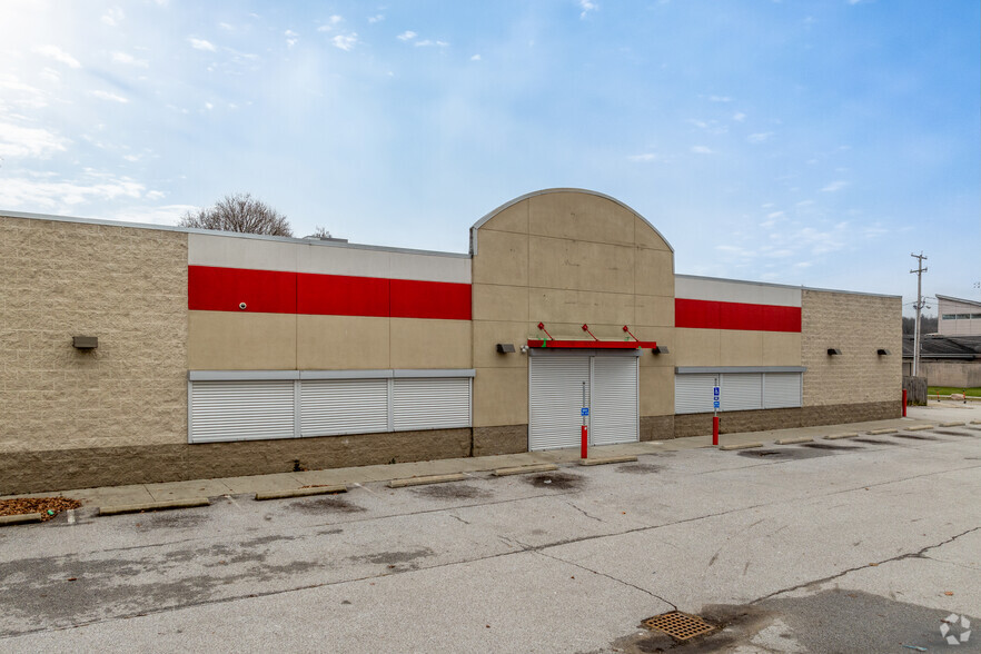 580 Vernon Odom Blvd, Akron, OH for lease - Building Photo - Image 2 of 10