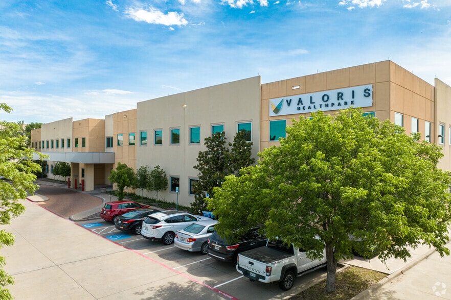 530 Clara Barton Blvd, Garland, TX for lease - Building Photo - Image 3 of 16