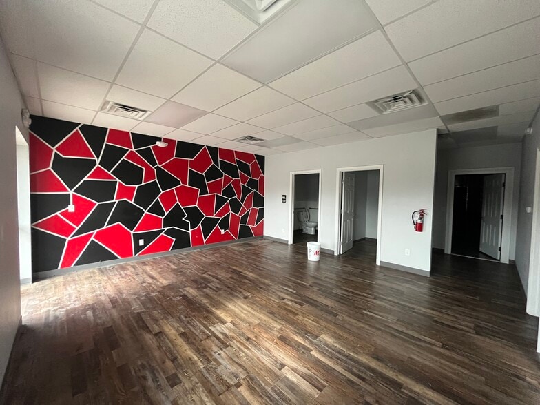 206 N West St, Wichita, KS for sale - Building Photo - Image 2 of 7