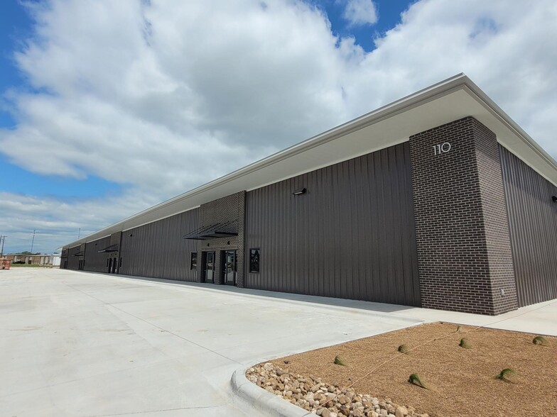 110 Holmes Rd, Liberty Hill, TX for lease - Building Photo - Image 1 of 15