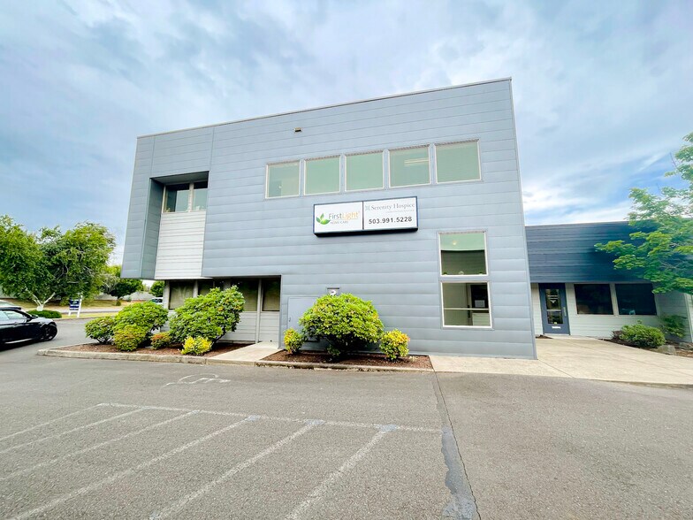 6444 Fairway Ave SE, Salem, OR for sale - Building Photo - Image 1 of 1