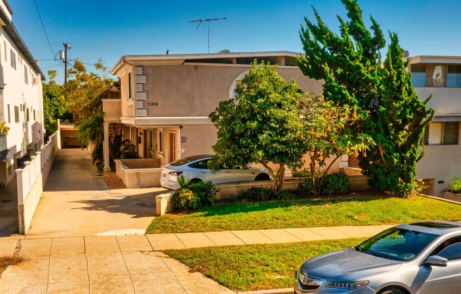 11938 Dorothy St, Los Angeles, CA for sale - Building Photo - Image 1 of 1