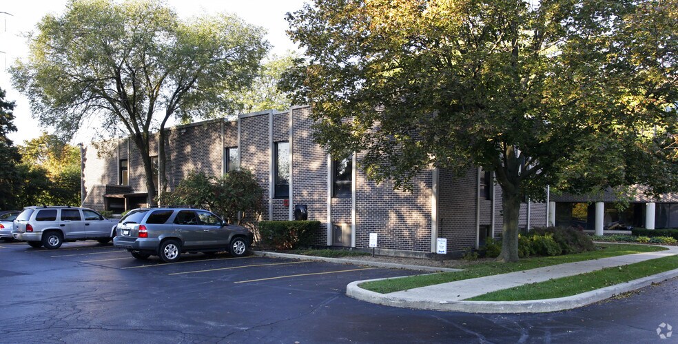 790 Nw Frontage Rd
