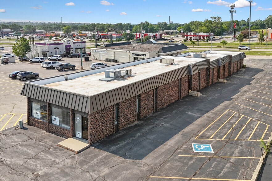 6003 University Ave, Cedar Falls, IA for sale - Building Photo - Image 2 of 13