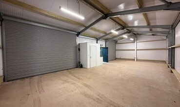 B3180, Aylesbeare for lease Interior Photo- Image 1 of 4