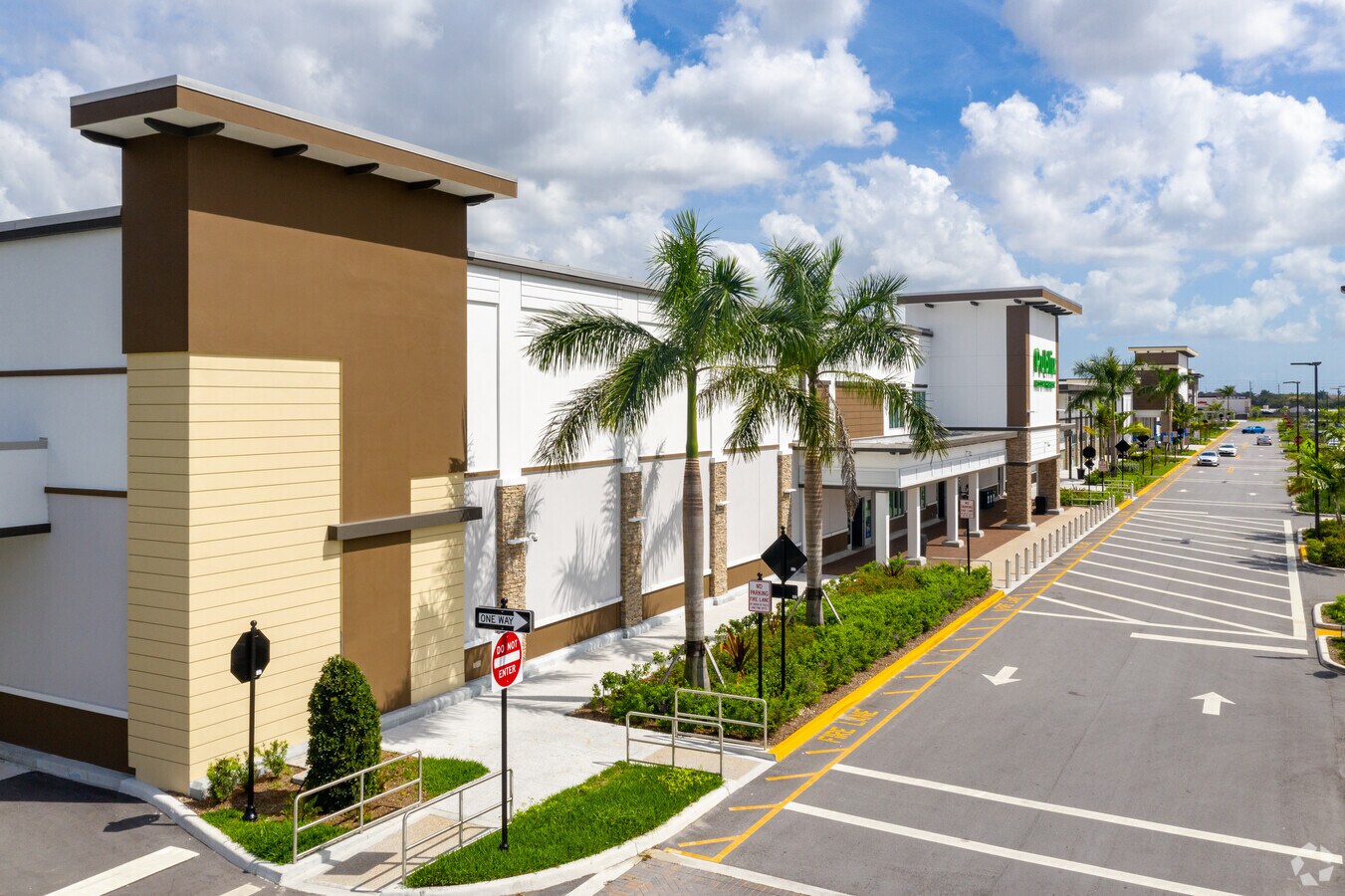 NWC Flamingo Rd And Miramar Pky, Miramar, FL 33027 - Monarch Town