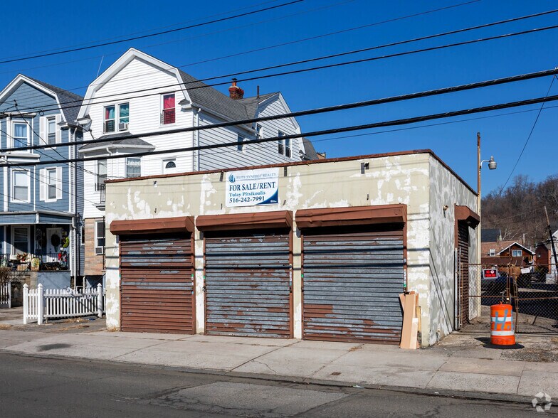 45 Radford St, Yonkers, NY for sale - Primary Photo - Image 1 of 3