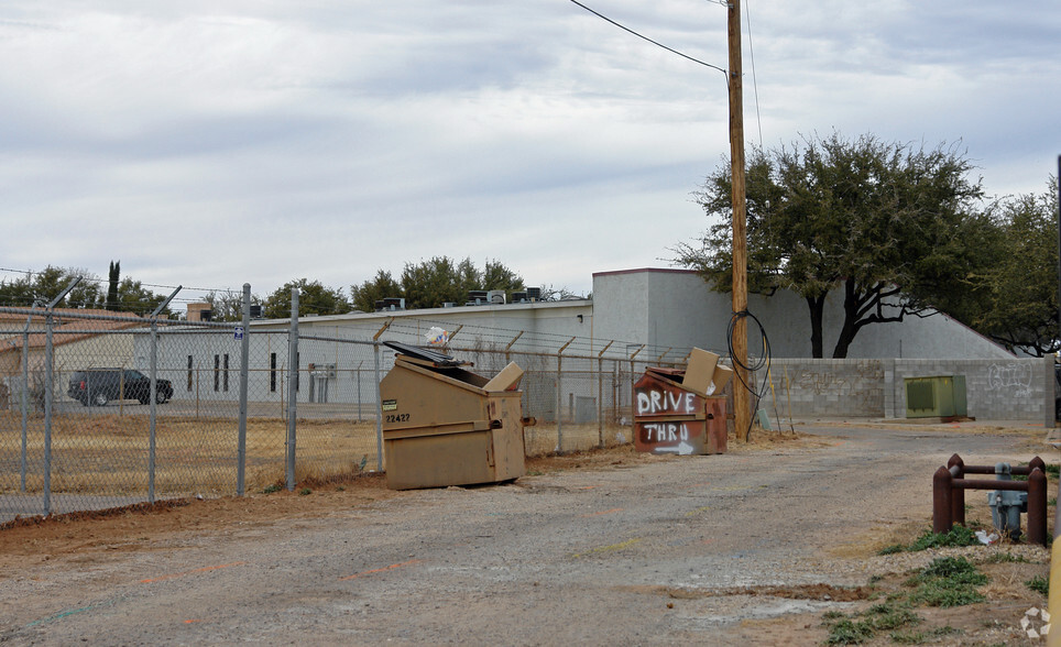 2817 John Ben Shepperd Pky, Odessa, TX for lease - Building Photo - Image 2 of 2