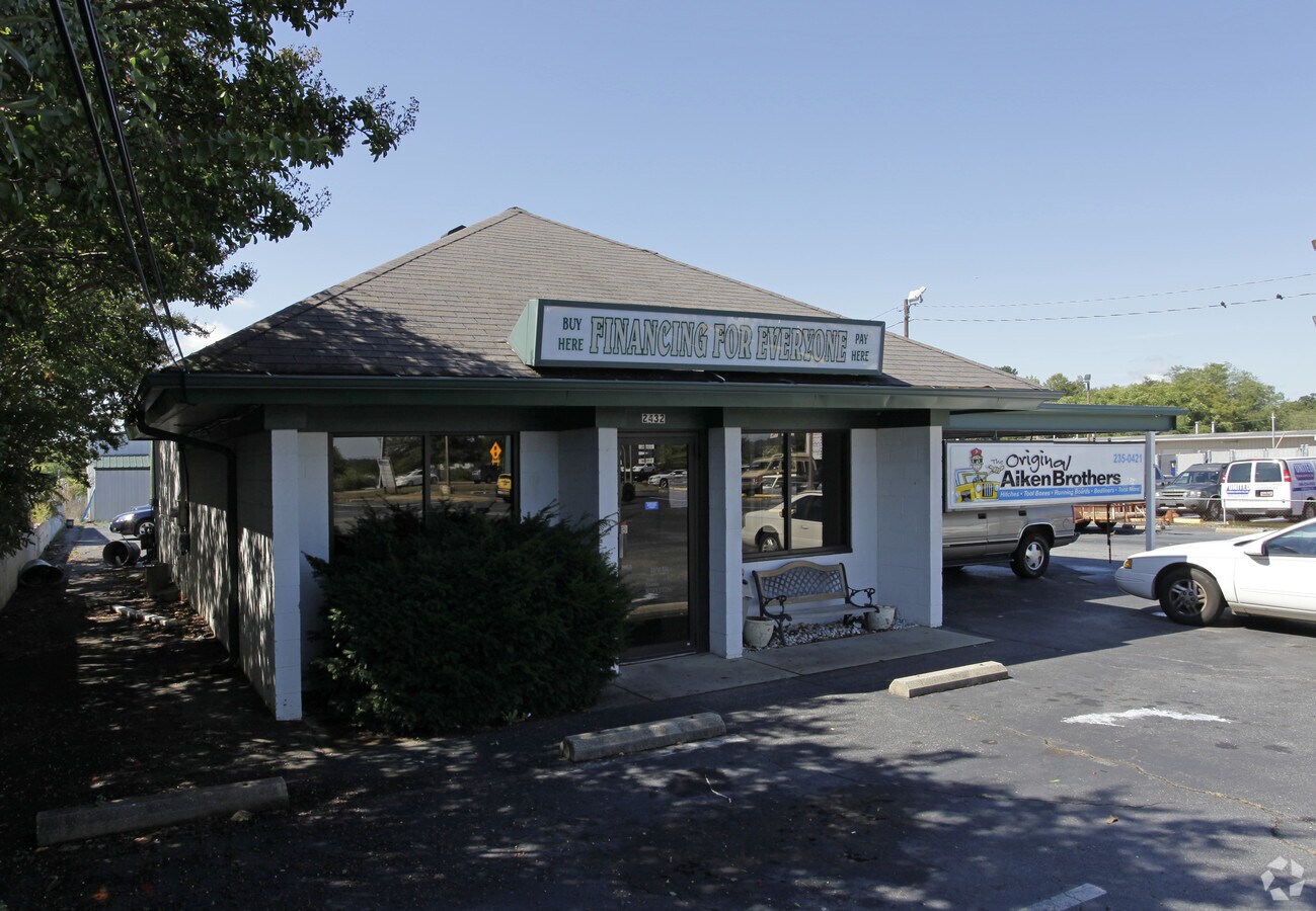 2432 Laurens Rd, Greenville, SC 29607