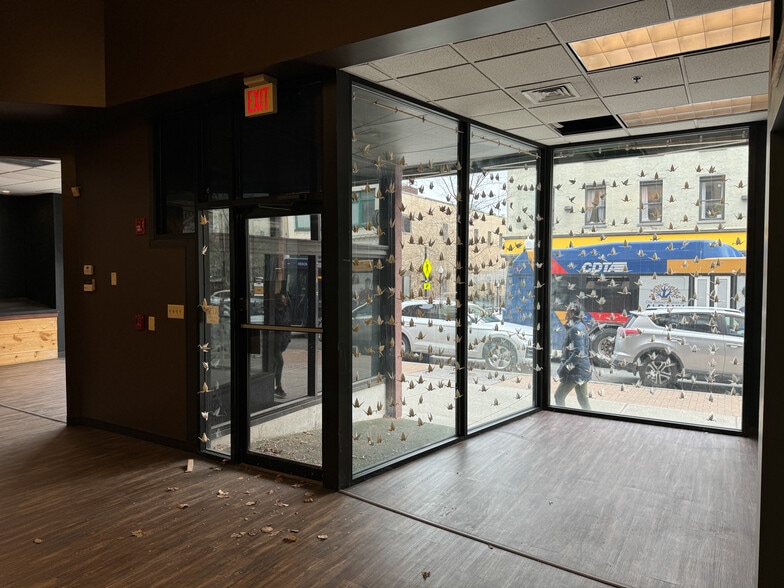 40 Steuben Pl, Albany, NY for lease - Building Photo - Image 2 of 25