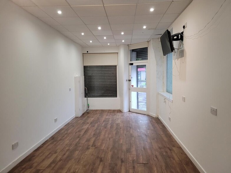 112 Queensferry Rd, Rosyth for sale - Building Photo - Image 3 of 3