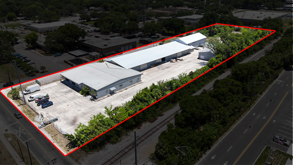 2705 E Hanna Ave, Tampa, FL for lease - Building Photo - Image 1 of 12