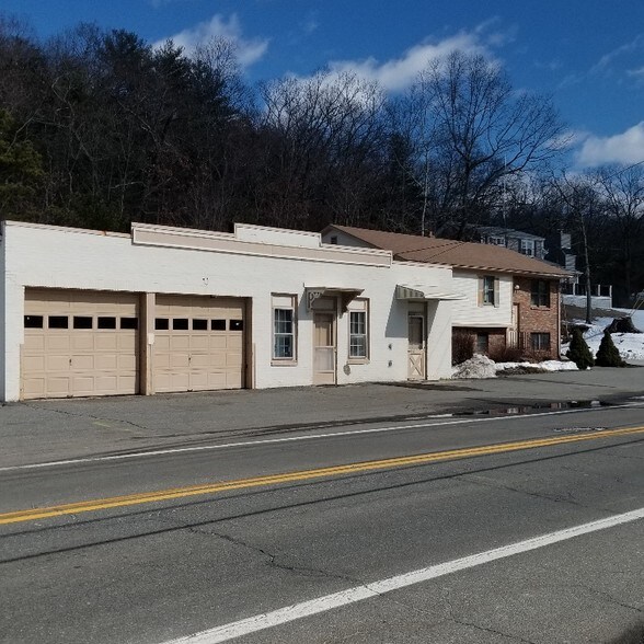 307 Waterman Ave, Smithfield, RI for sale - Primary Photo - Image 1 of 1