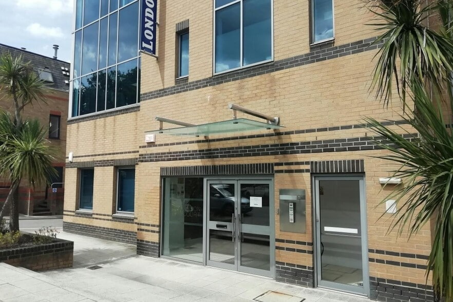 5-5 London Rd, Bracknell for lease - Building Photo - Image 2 of 8