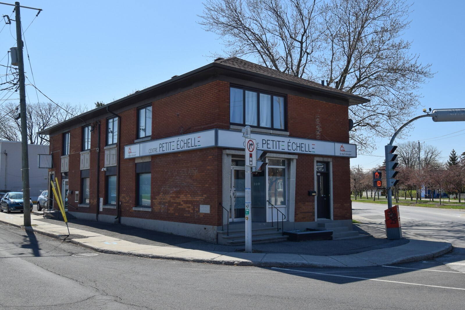 850 Rue Sainte-Hélène, Longueuil, QC for sale Primary Photo- Image 1 of 1