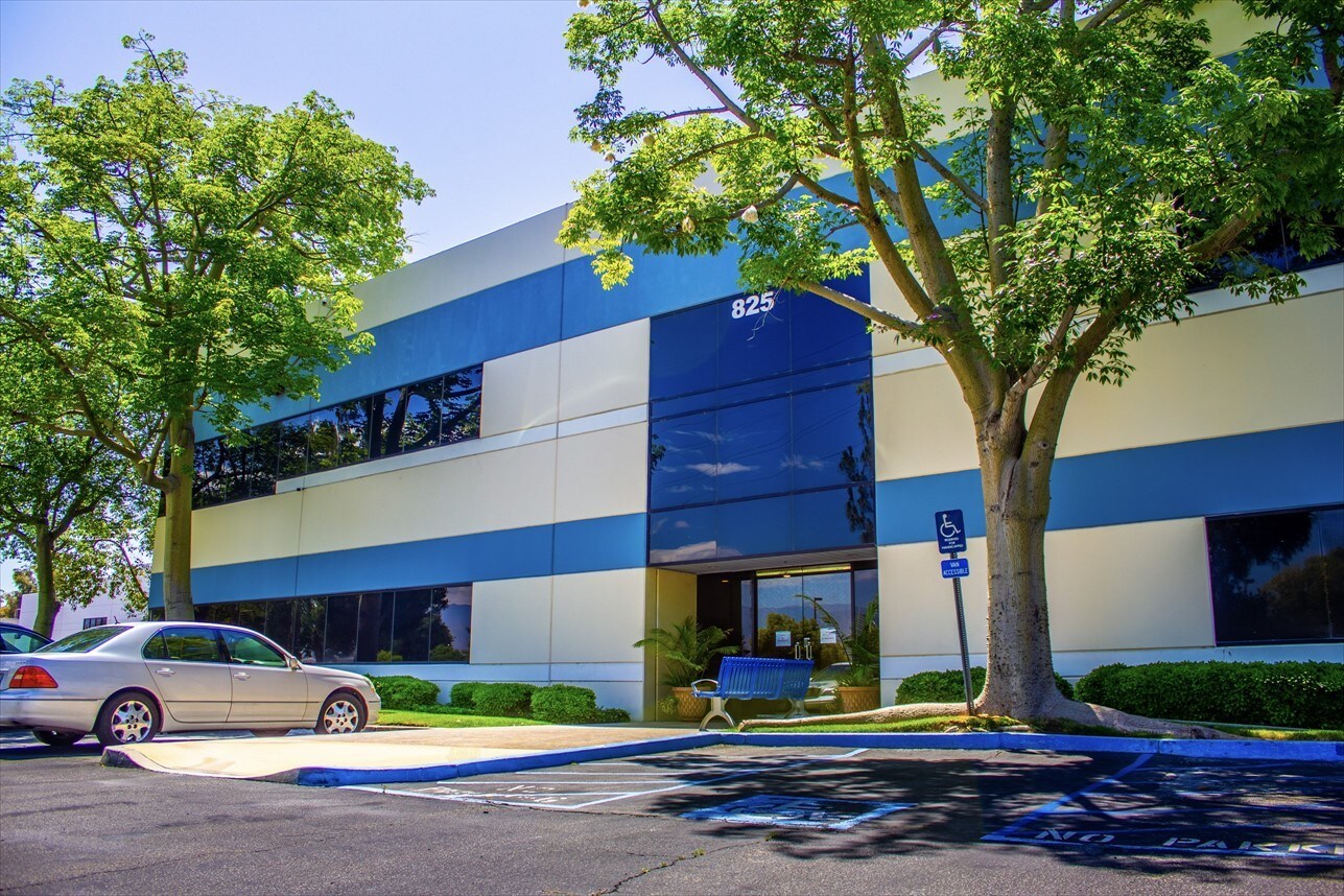 825 E Cooley Ave, San Bernardino, CA 92408