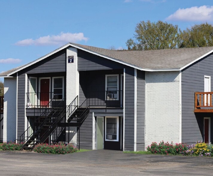 1105 Westwood Ln, Giddings, TX for sale - Building Photo - Image 1 of 1