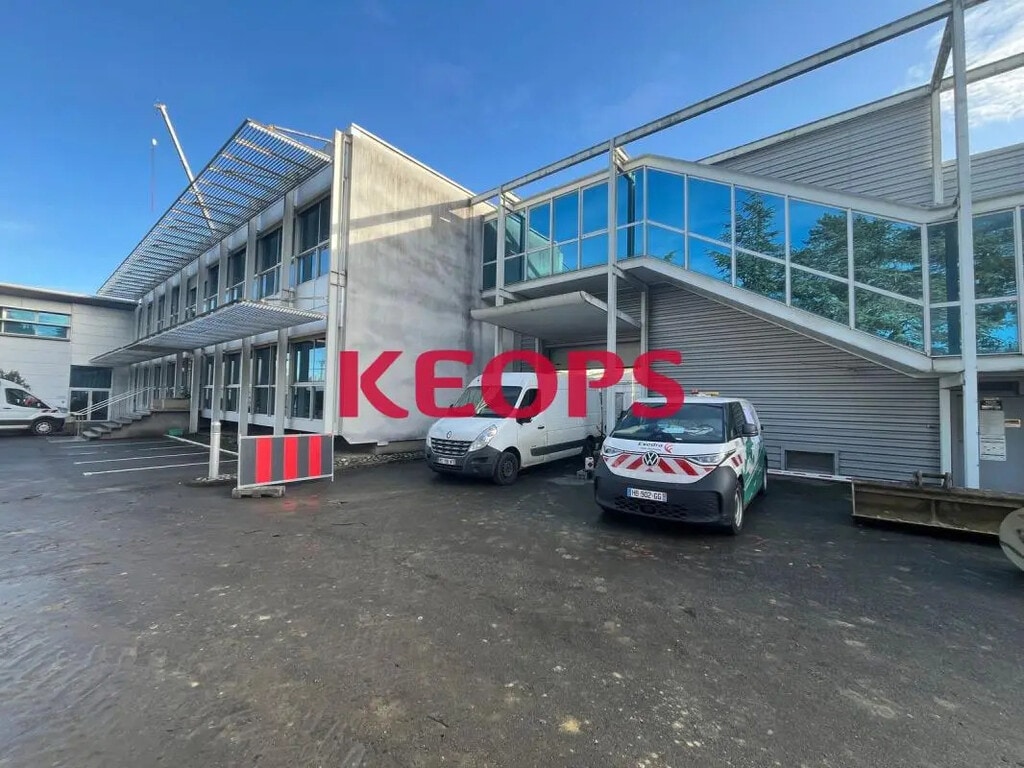 Location Entrepôt 1 165 m² - Photo 1