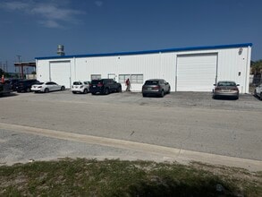 1730 Hill Ave, Mangonia Park, FL for lease Building Photo- Image 1 of 4