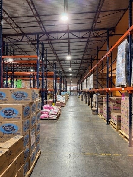 7400 North Fwy, Houston, TX for sale - Interior Photo - Image 3 of 12