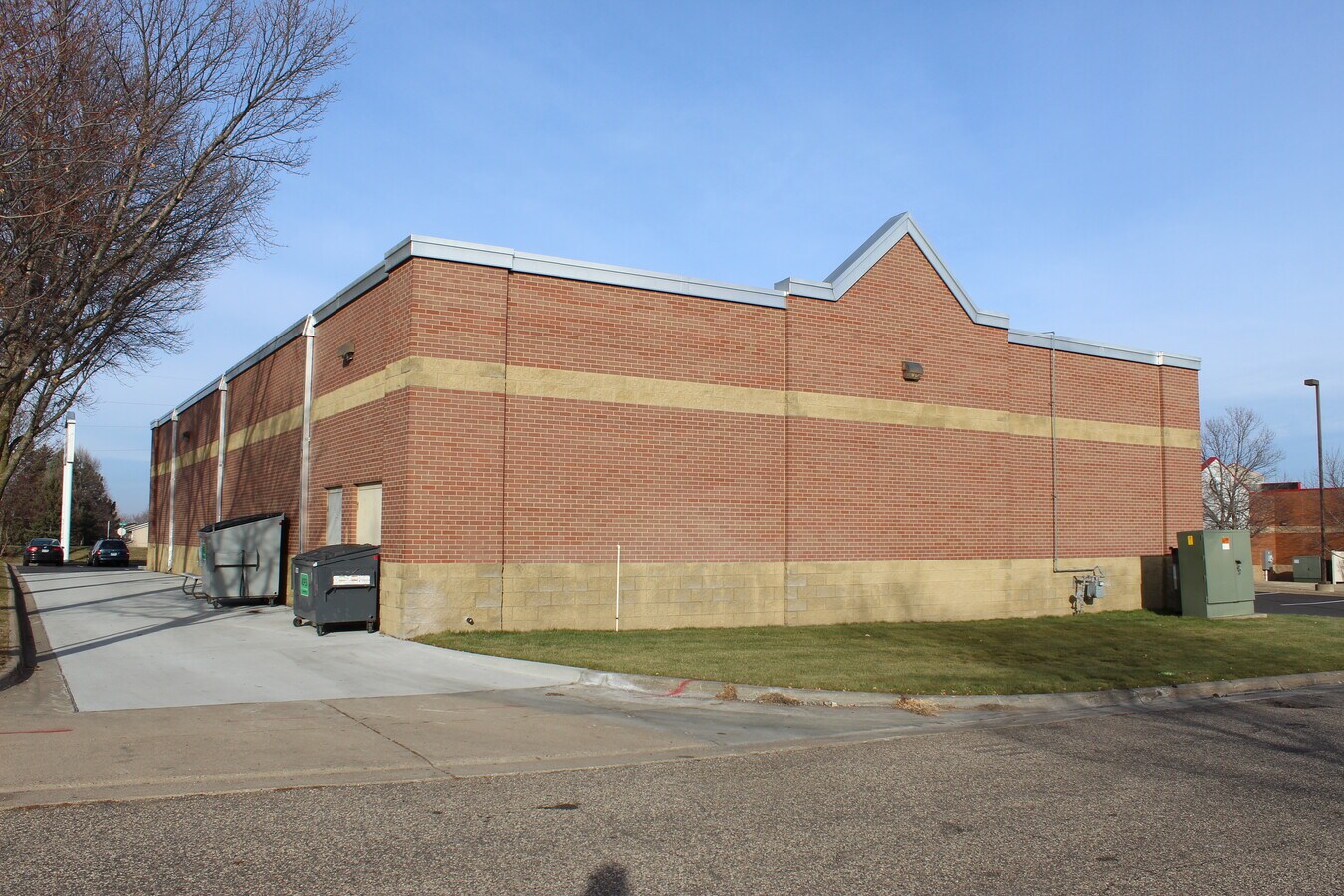 2290 Cliff Rd, Eagan, MN 55122