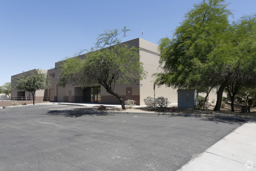 1401 S Siesta Ln, Tempe, AZ for lease - Primary Photo - Image 1 of 6