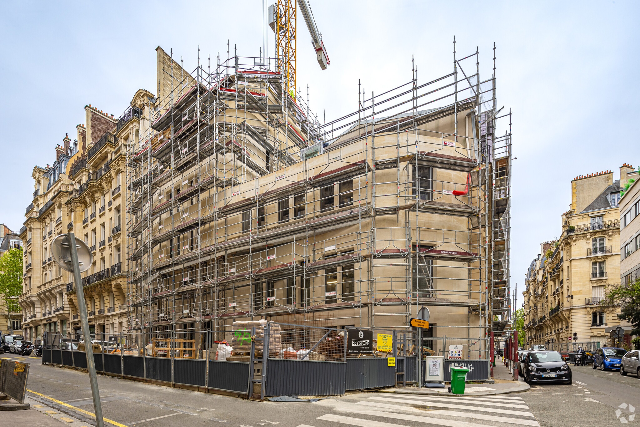 57 Rue Spontini, Paris for lease Primary Photo- Image 1 of 3