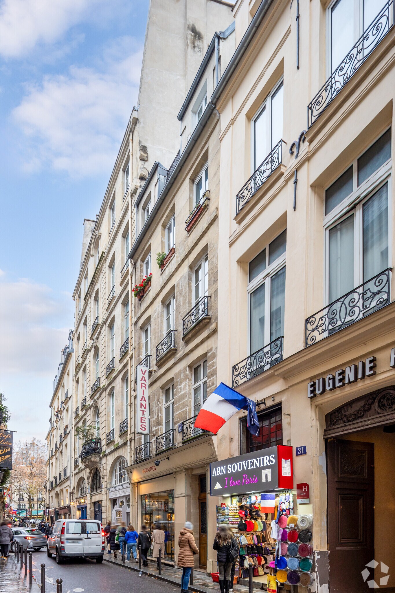  in Paris for sale Primary Photo- Image 1 of 1