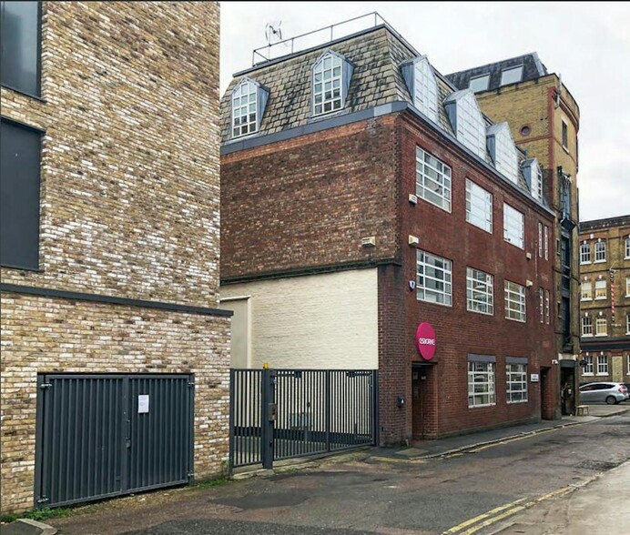 18-22 Disney Pl, London for lease - Building Photo - Image 1 of 12