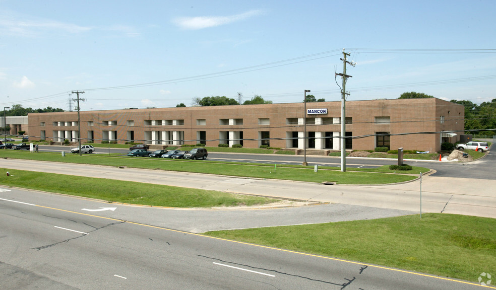 1619 Diamond Springs Rd, Virginia Beach, VA for sale - Primary Photo - Image 1 of 1