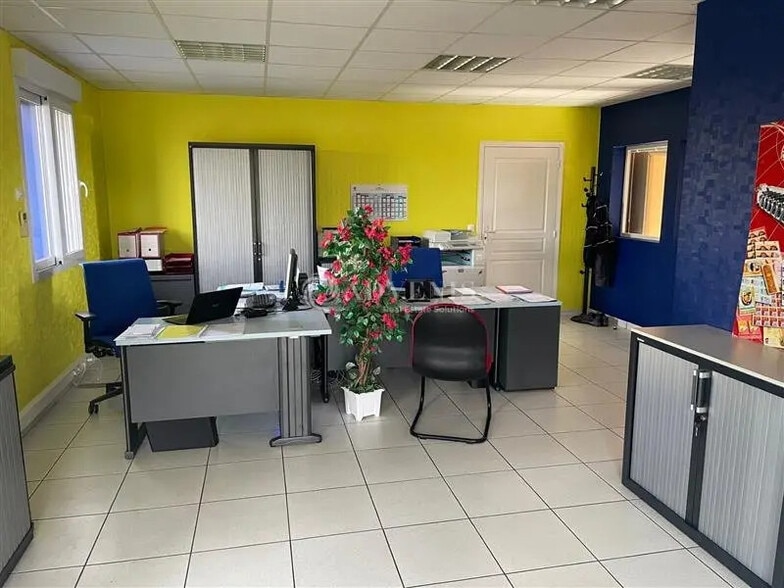 Flex in Vendôme for sale - Interior Photo - Image 3 of 9