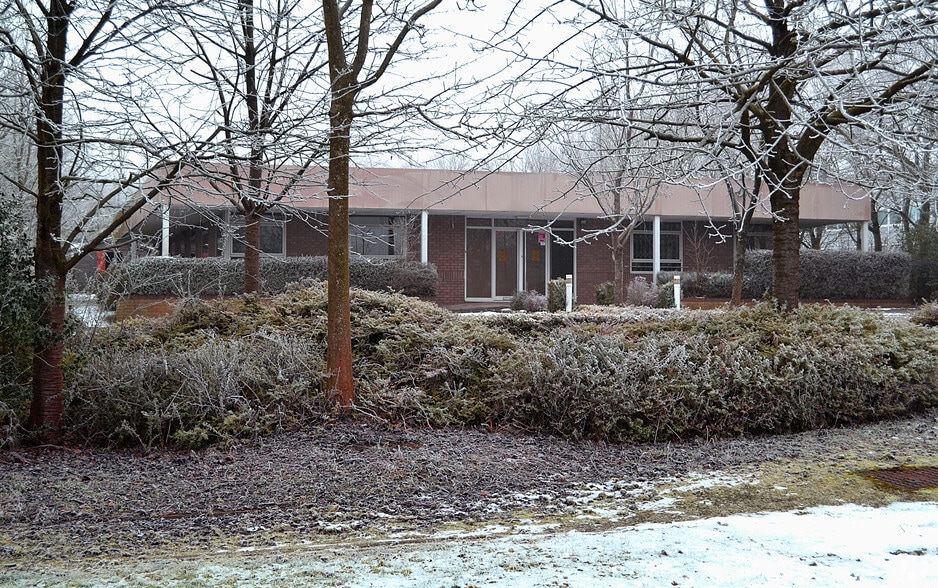 31 Rockingham Dr, Milton Keynes for sale - Primary Photo - Image 1 of 1