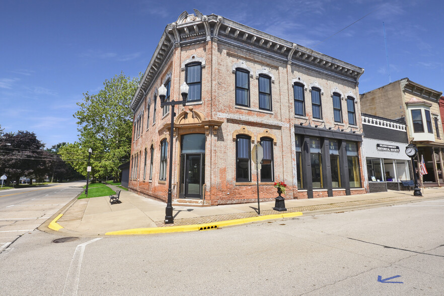 323 S Locust St, Delavan, IL for sale - Building Photo - Image 1 of 1