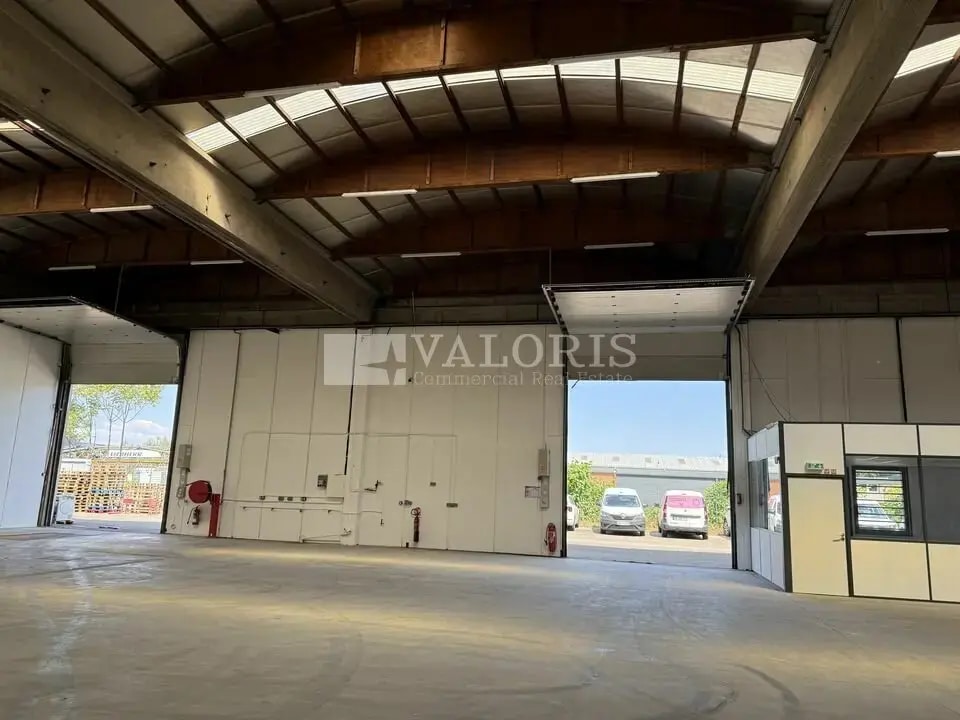 Flex in Saint-Priest for lease Building Photo- Image 1 of 9