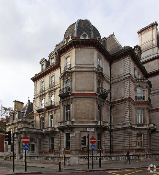 32 Grosvenor Gdns, London for sale - Building Photo - Image 1 of 1
