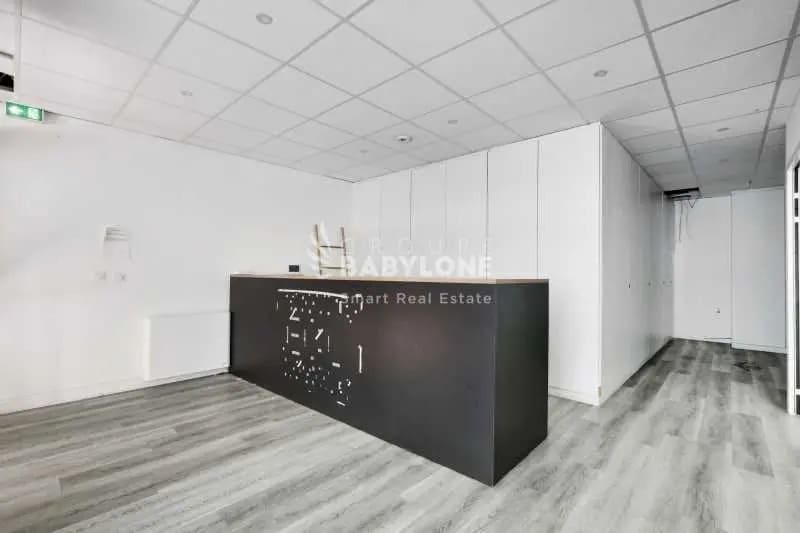 Office in Levallois-Perret for sale - Interior Photo - Image 2 of 14