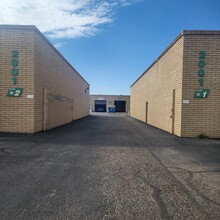 2001 W Cheryl Dr, Phoenix, AZ for lease Interior Photo- Image 2 of 10