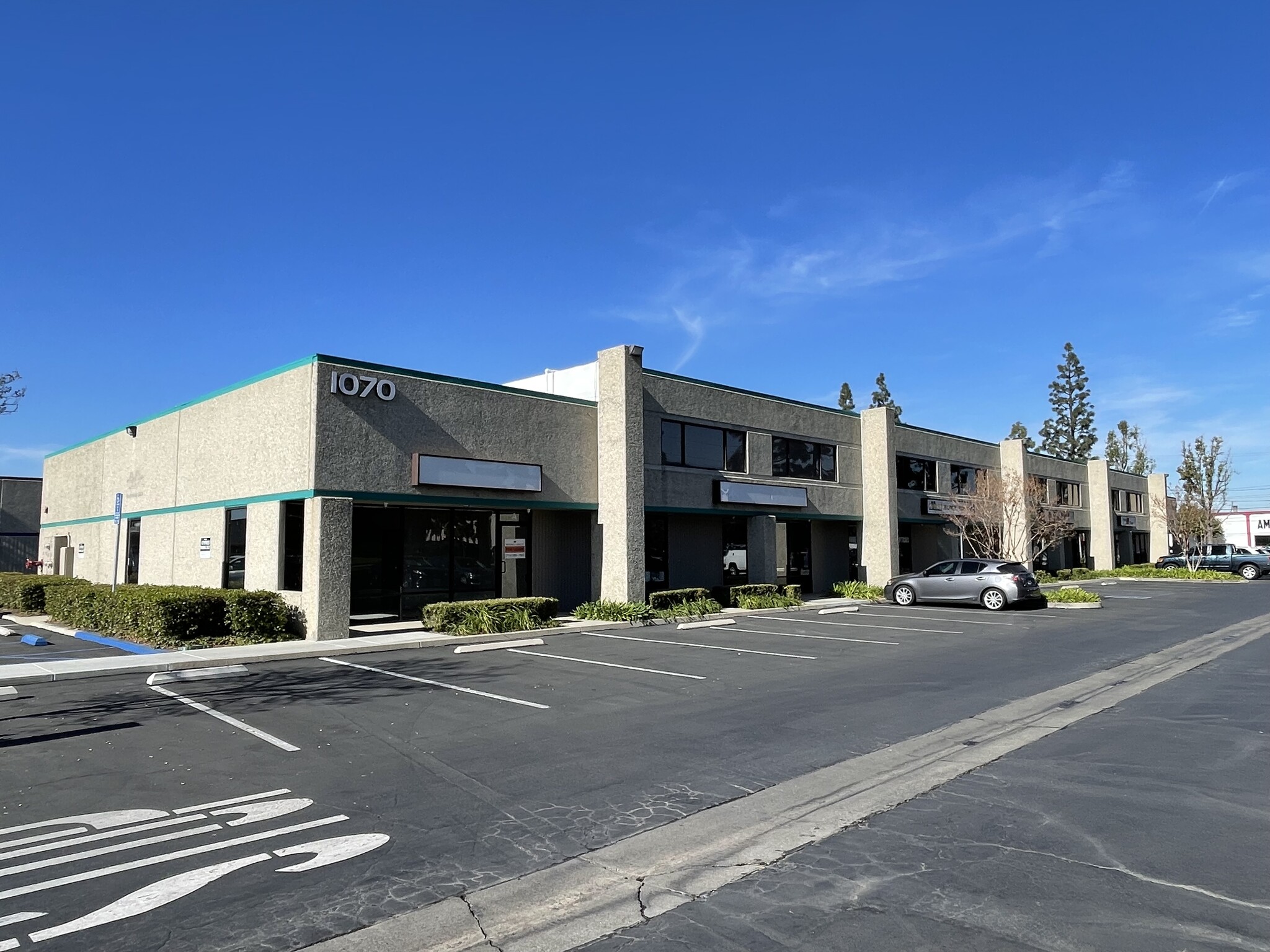 1070 N Batavia St, Orange, CA for lease Building Photo- Image 1 of 4